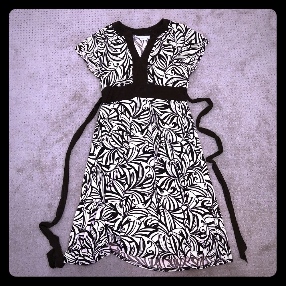 Eliza J Cream & Brown knee length dress Size 8 $28